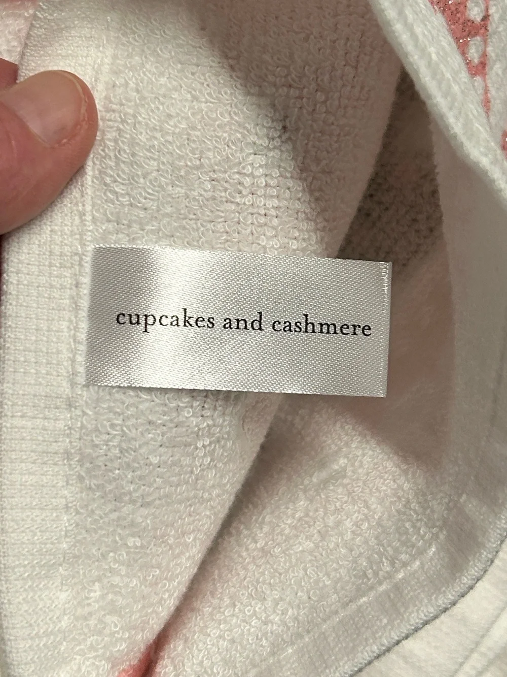 NWT Cupcakes and Cashmere Pink Gingerbread Towels Set of 2 Kitchen